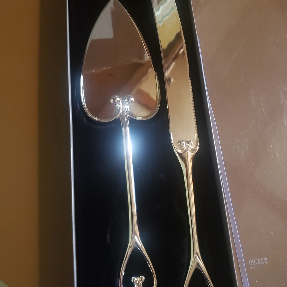 Heart shape wedding knife set (sold)